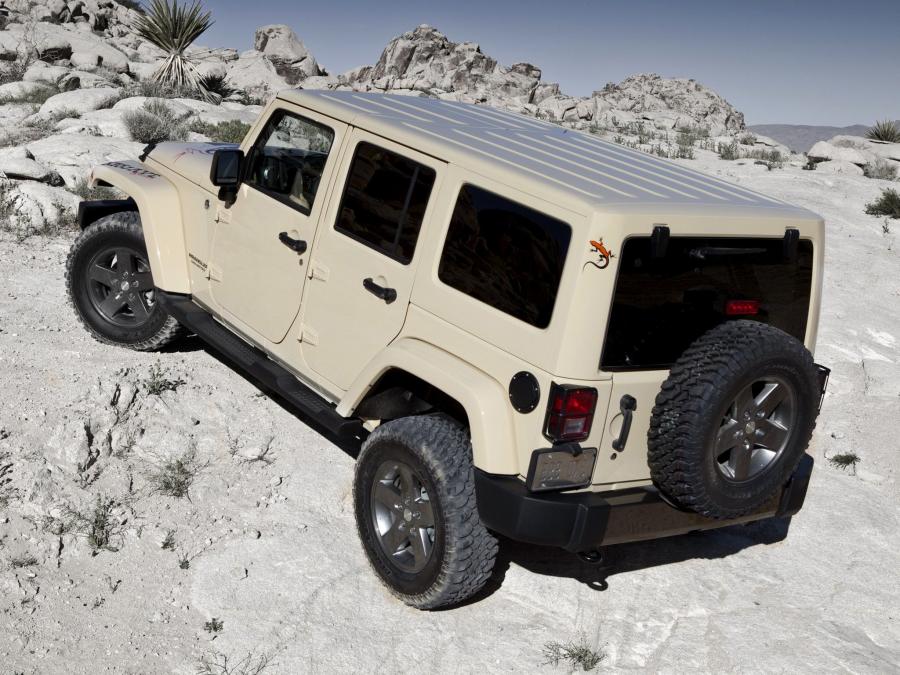  Jeep Wrangler Unlimited Mojave 2011 года  (фото 18 из 46)